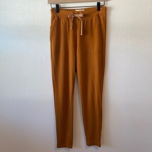 LOU & GREY petites caramel Signature Soft pull on pants size XS